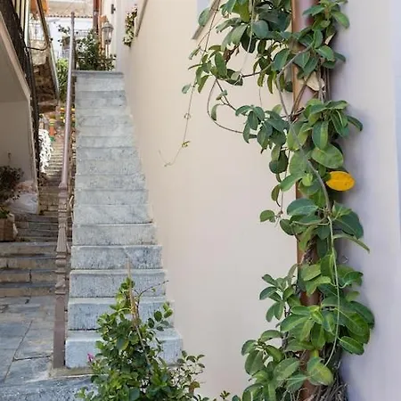 Orion Maison: Luxury 3-bedroom Maisonette In The Center Of Town Villa