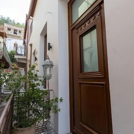 Villa Orion Maison: Luxury 3-bedroom Maisonette In The Center Of Town
