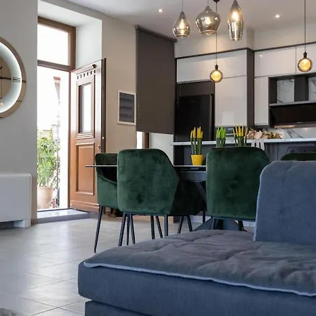 Willa Orion Maison: Luxury 3-bedroom Maisonette In The Center Of Town Gythio