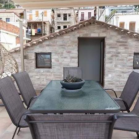 Orion Maison: Luxury 3-bedroom Maisonette In The Center Of Town Gythio